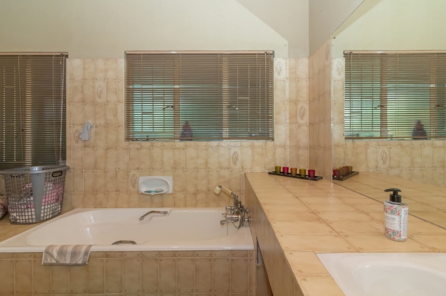 4 Bedroom Property for Sale in Wilgenhof Free State